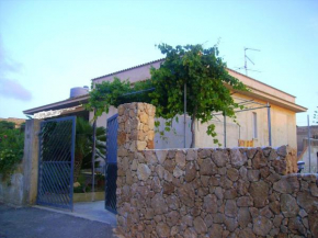 2 bedrooms house at Custonaci 40 m away from the beach with furnished terrace and wifi Custonaci